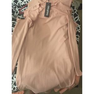 Boohoo Cold shoulders Dress
